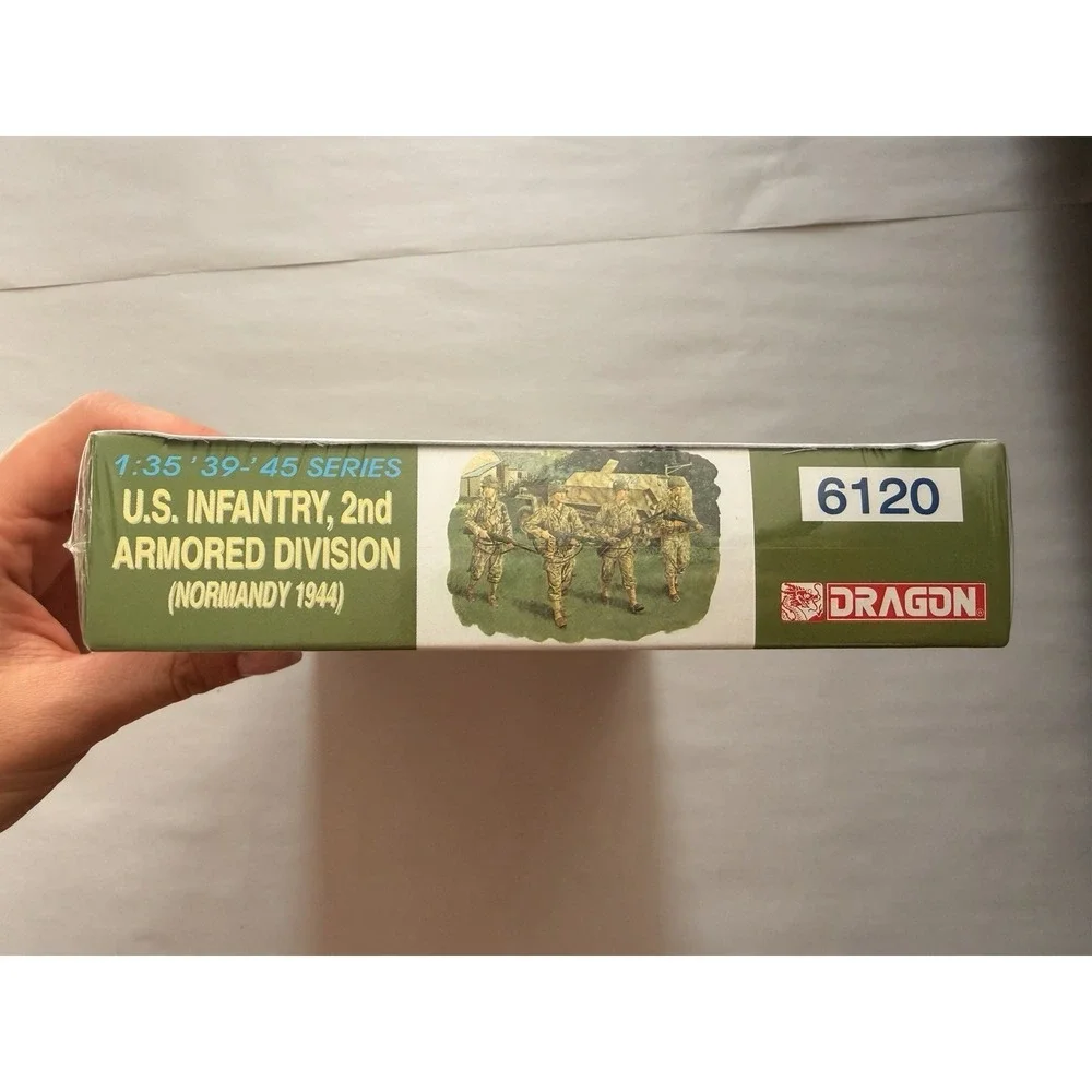 Dragon 6120 1:35 US Infantry 2nd Armored Division Normandy 1944 Model Kit